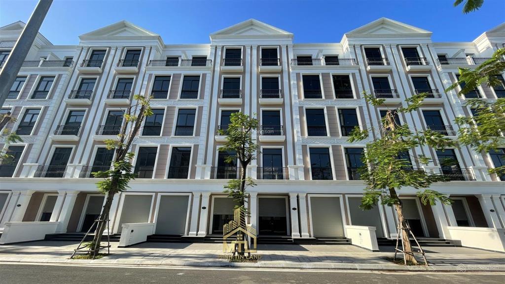 Bán bt tại the manhattan glory, nguyễn xiển, p long bình, q9, 14 tỷ, 96m2, giá cực chất hot!