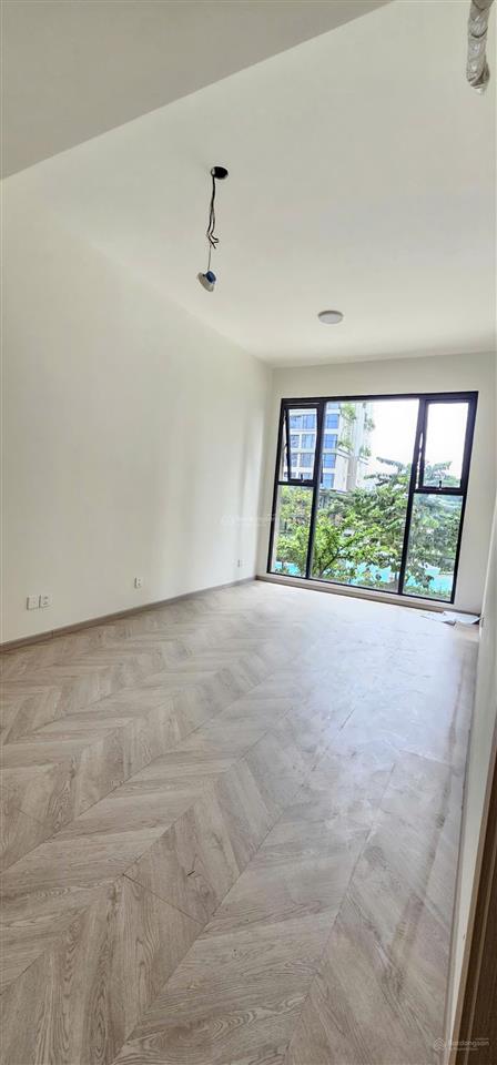 Lỗ 3 tỷ, bán duplex 140m2 4pn3wc view hồ bơi tại vinhomes grand park.  0828 030 *** minh thiện