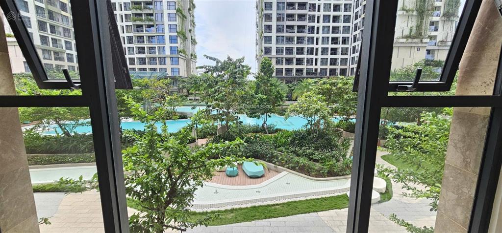 Lỗ 3 tỷ, bán duplex 140m2 4pn3wc view hồ bơi tại vinhomes grand park.  0828 030 *** minh thiện