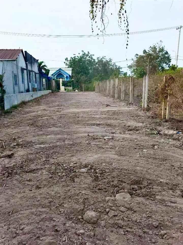 Chính chủ bán nhanh lô đất vườn 400 có sẵn thổ cư, đường nhựa thông, giá 1,7 tỷ, shr.