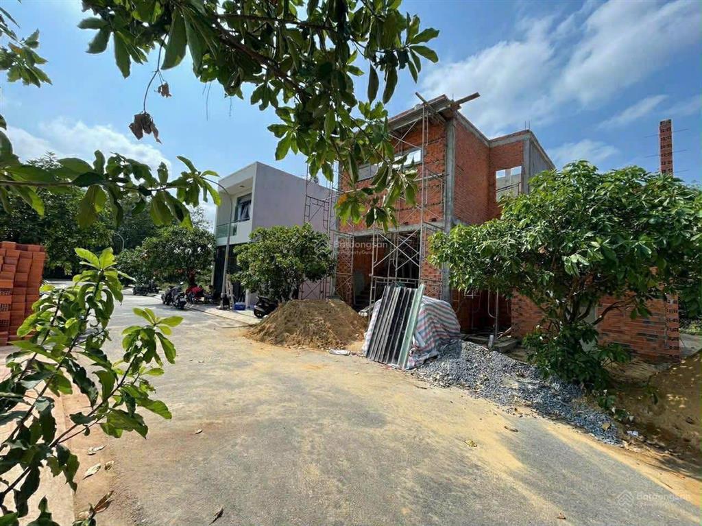 Chủ kẹt tiền bán lỗ 100tr lô đất thổ cư 80m2, giá 1 tỷ 350 triệu, đường nhựa thông 6m, shr.