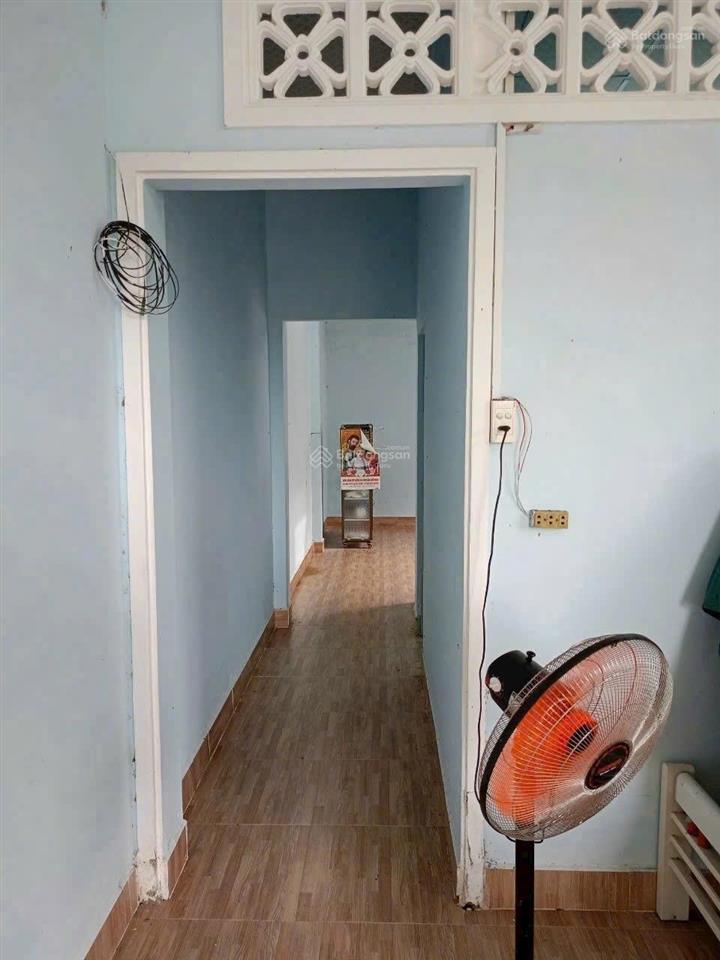 Bán gấp căn nhà sổ hồng riêng 125m2, giá 1,4 tỷ đường bê tông.