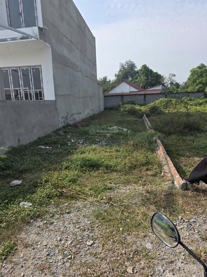 Chính chủ cần tiền bán gấp lô đất thổ cư 110m2, giá 1,350 tỷ, oto vào tận nơi, sát bv xuyên á, shr