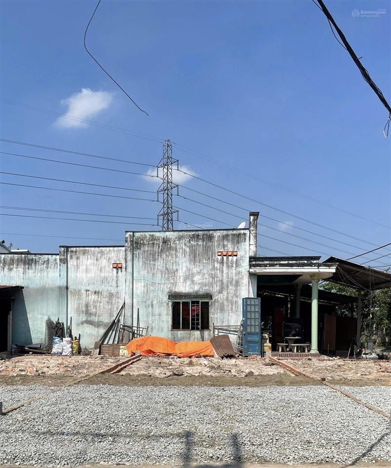 Cần bán gấp lô đất thổ cư 100m², giá 1,1 tỷ dân cư đông, khu dân cư hiện hữu, shr, đường thông.