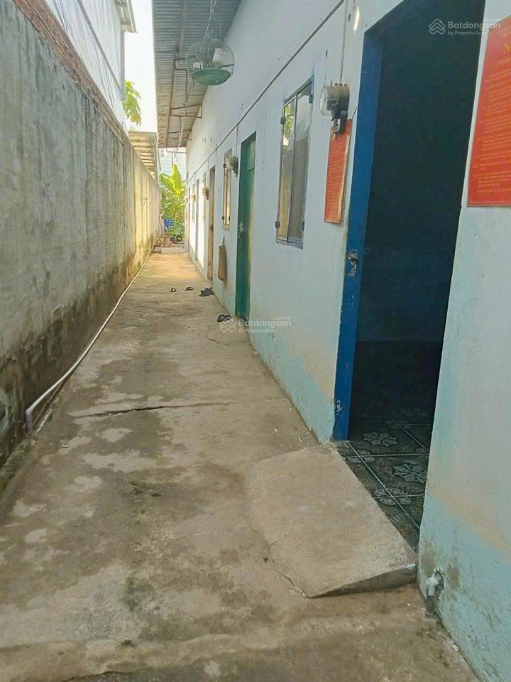 Chính chủ cần bán nhanh dãy phòng trọ 6 phòng 182m², giá 1,8 tỷ, shr, cách ql22 vào 200m