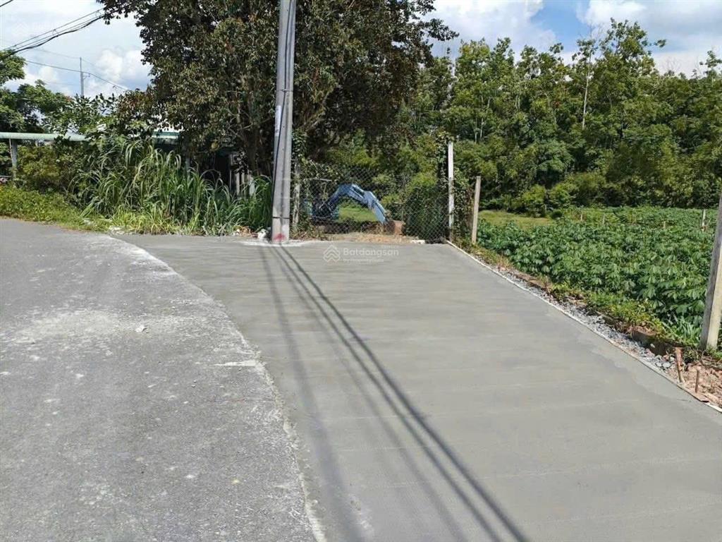 Chủ đi mỹ định cư bán nhanh lô đất vườn 600m2 có 300m thổ, giá 1,7 tỷ, đường nhựa 6m thông, shr