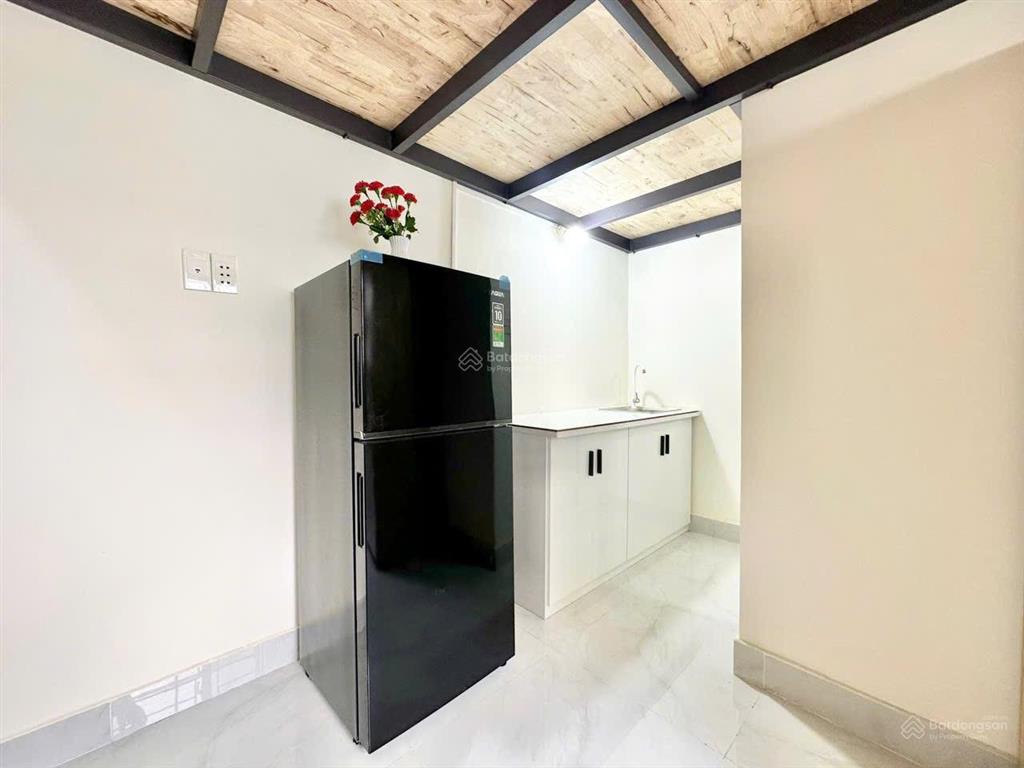 Duplex cửa sổ trời gác cao thoáng mát full nội thất