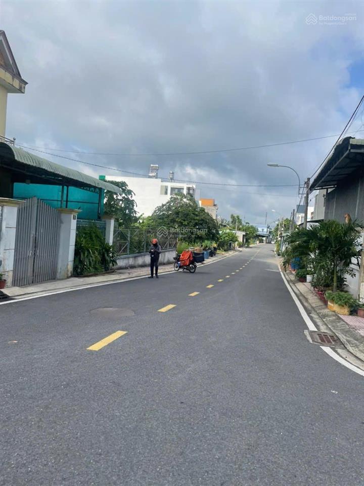 Bán nhanh trong tuần lô đất thổ 169m2, giá 950 triệu đường nhựa 6m thông, shr, bao check quy hoạch.
