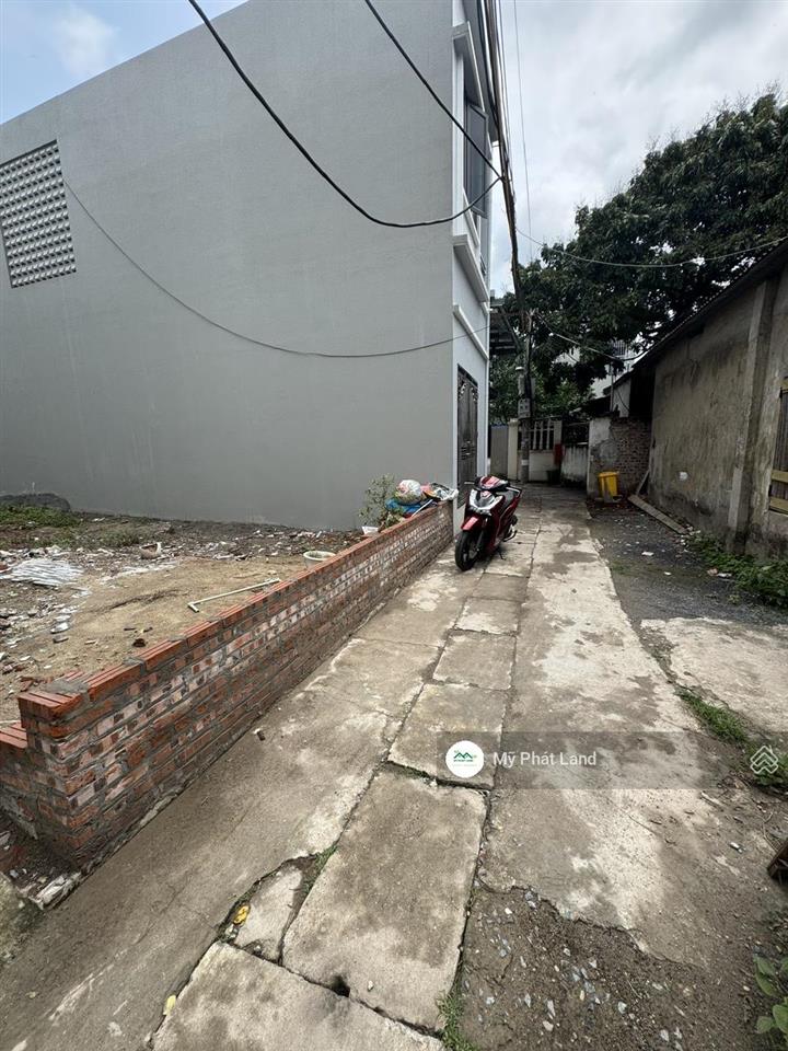 Cc bán lô đất 100m2, mặt ngõ, gần đường lê văn lương, đh thể thao, chương mỹ, giá 4.05 tỷ