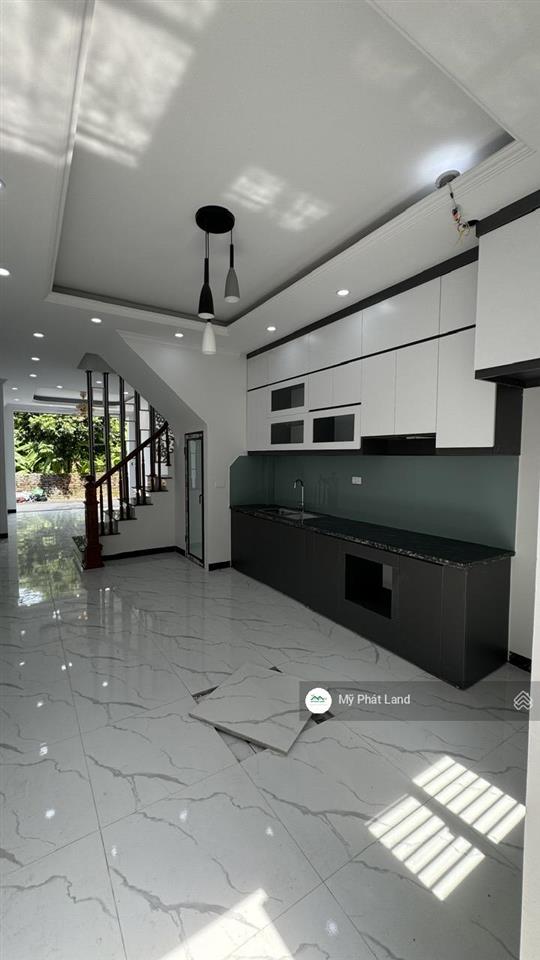 Nhà 4 tầng 45m2, ô tô đỗ ngõ, 1km ra ủy ban đông la, 8 phút ra kđt đô nghĩa hà đông, giá 3.95 tỷ