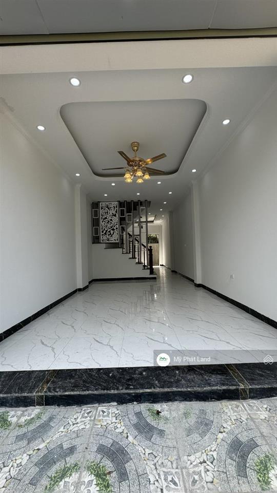 Nhà 4 tầng 45m2, ô tô đỗ ngõ, 1km ra ủy ban đông la, 8 phút ra kđt đô nghĩa hà đông, giá 3.95 tỷ