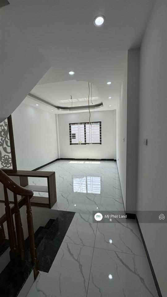 Nhà 4 tầng 45m2, ô tô đỗ ngõ, 1km ra ủy ban đông la, 8 phút ra kđt đô nghĩa hà đông, giá 3.95 tỷ