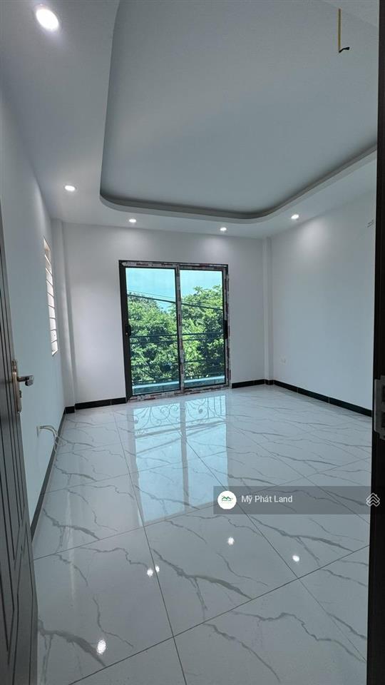 Nhà 4 tầng 45m2, ô tô đỗ ngõ, 1km ra ủy ban đông la, 8 phút ra kđt đô nghĩa hà đông, giá 3.95 tỷ