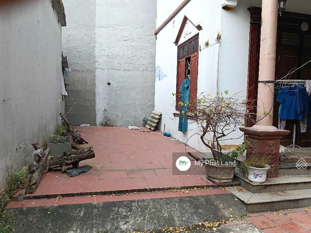 2 lô đất an thắng biên giang, dt 58m2, mặt tiền 5.7m, 50m ra đường ô tô, được xây dựng, giá 3.85 tỷ