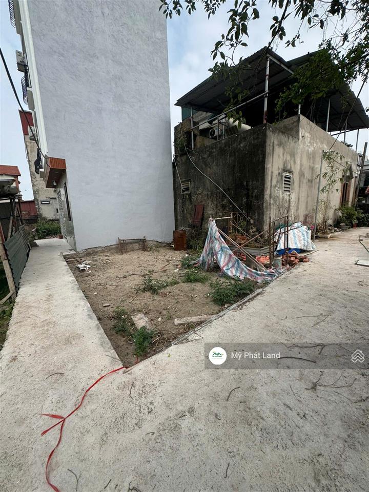 Lô góc 2 thoáng, dt 32.2m2 tổ 11 đồng mai, chỉ 100m ra đường ô tô tránh, gần quốc lộ 21b, giá 3 tỷ