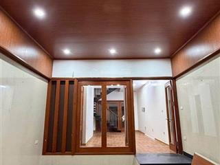 Cho thuê nhà nguyên căn liền kề văn phú hà đông, diện tích 90m2, 4 tầng, ô tô đỗ, 18tr/tháng.