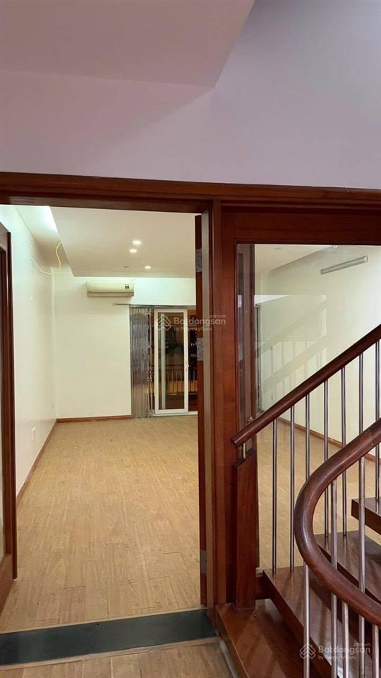 Cho thuê nhà nguyên căn liền kề văn phú hà đông, diện tích 90m2, 4 tầng, ô tô đỗ, 18tr/tháng.