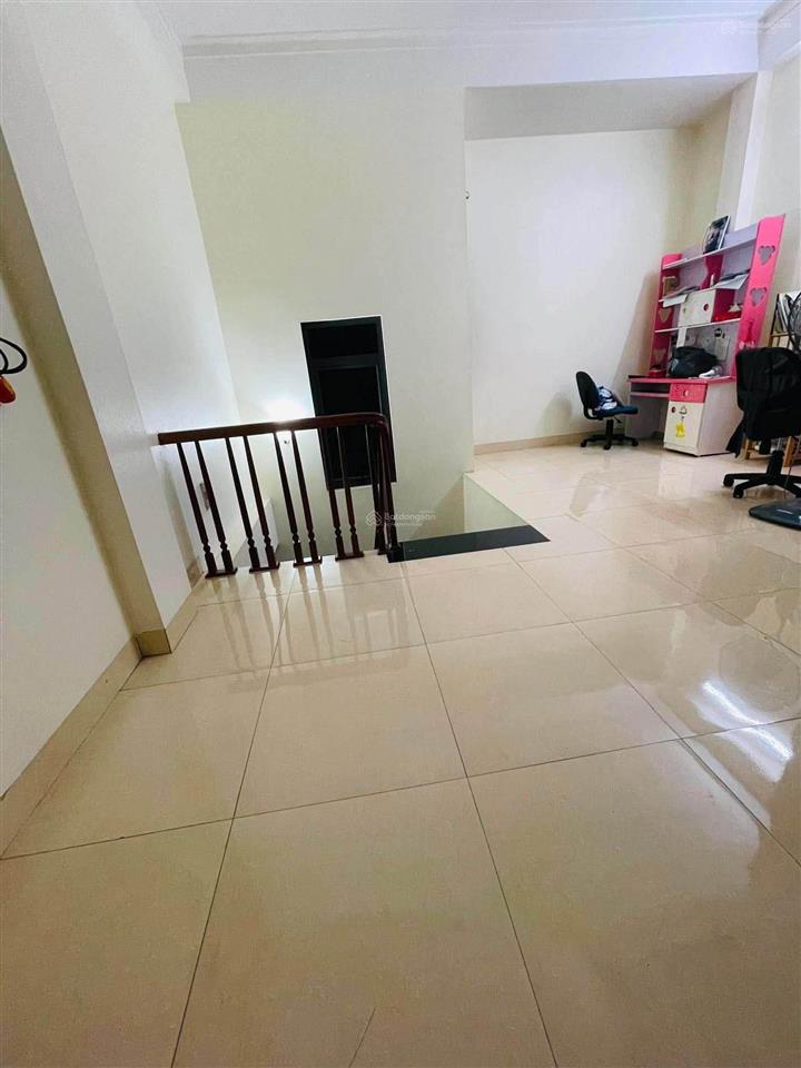 Cho thuê nhà liền kề lê trọng tấn, dương nội, 4 tầng dt 50m2, giá 14tr/tháng.