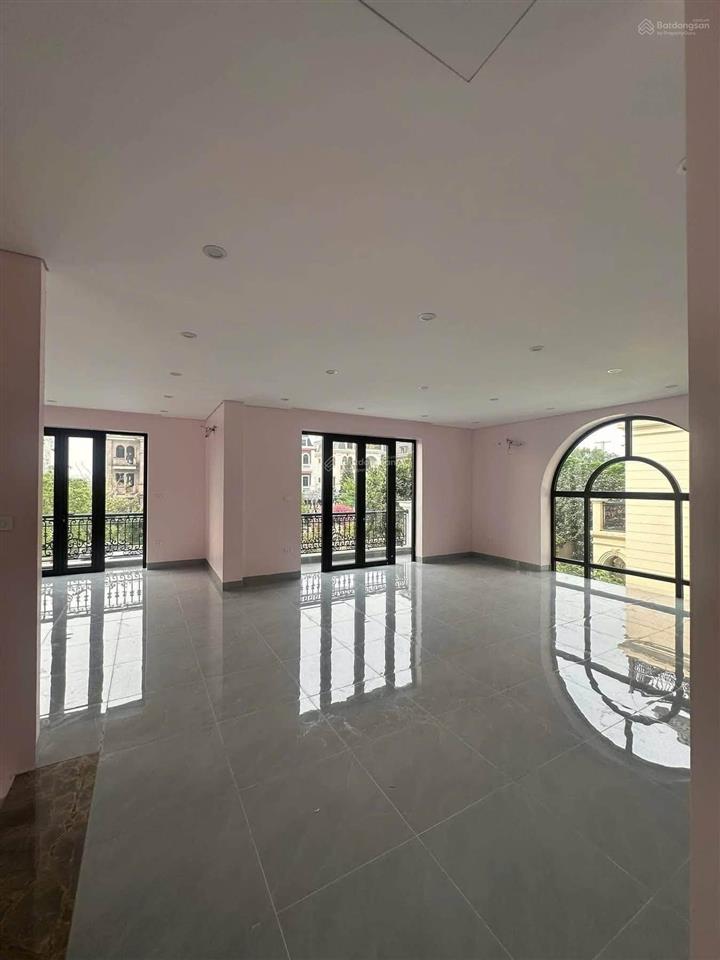 Cho thuê biệt thự đơn lập phú lương hà nội mới tinh, dt 411.4m2, 4 tầng, giá 70tr/tháng.