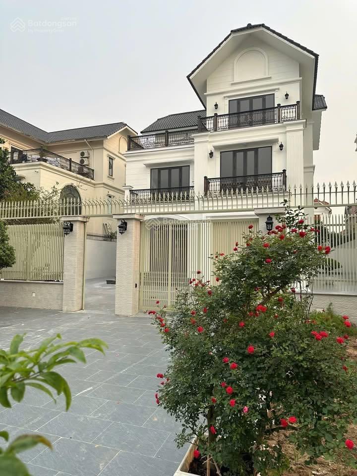 Cho thuê biệt thự đơn lập phú lương hà nội mới tinh, dt 411.4m2, 4 tầng, giá 70tr/tháng.