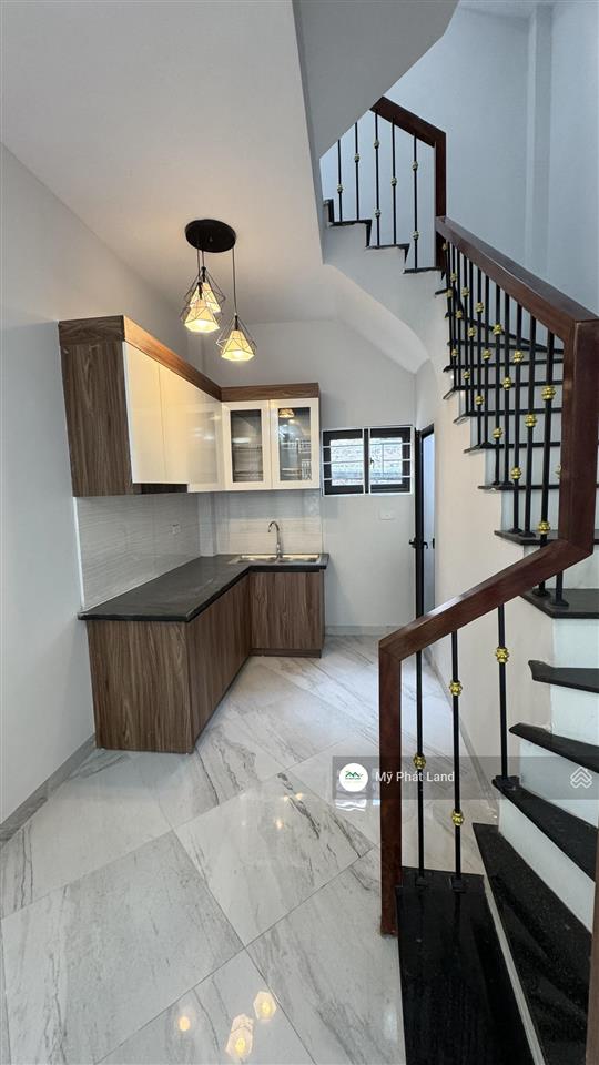 Nhà phụng châu, 4 tầng 33m2, ô tô đỗ đầu cổng, gần đại học kiểm sát hà nội, giá chỉ 2.45 tỷ