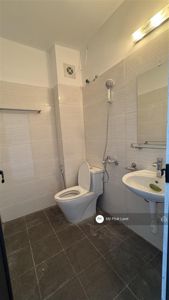 Nhà phụng châu, 4 tầng 33m2, ô tô đỗ đầu cổng, gần đại học kiểm sát hà nội, giá chỉ 2.45 tỷ
