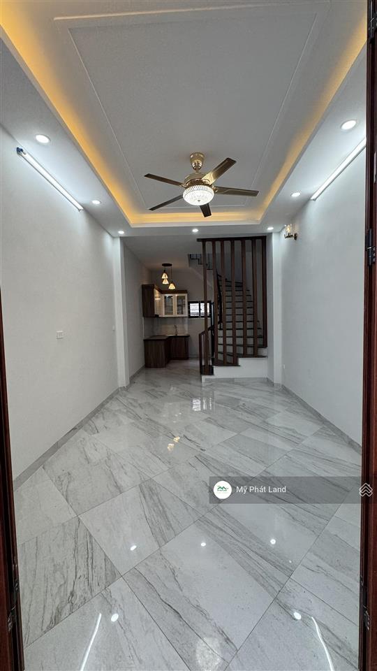 Nhà phụng châu, 4 tầng 33m2, ô tô đỗ đầu cổng, gần đại học kiểm sát hà nội, giá chỉ 2.45 tỷ