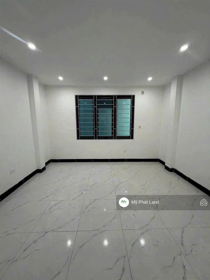 Chủ ngộp bank bán gấp nhà 4 tầng 46m2, ô tô đỗ gần, 1km ra đại học đại nam, điện lực, giá 4.85 tỷ