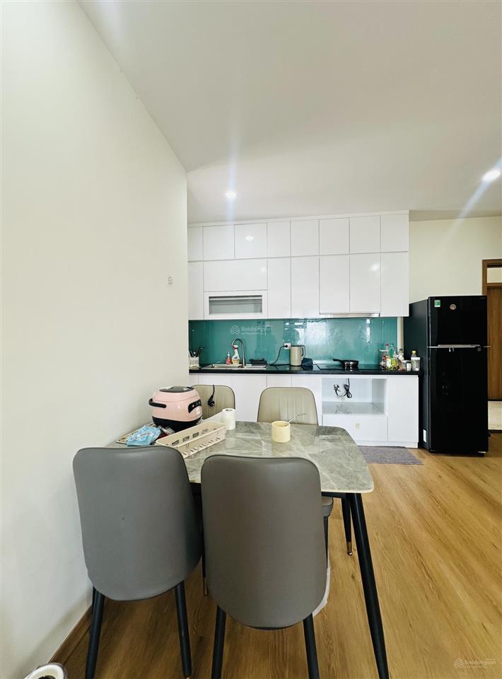 Cho thuê căn hộ 3 phòng ngủ full nội thất giá 9tr