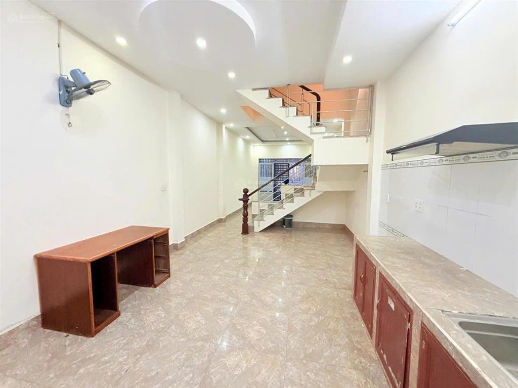 Nhà 2 tầng, ngay sư phạm kỹ thuật, hẻm xe hơi 5m,có vỉa hè, 56m2,3pn, nhỉnh 6tỷ ,nhà mới vào ở ngay