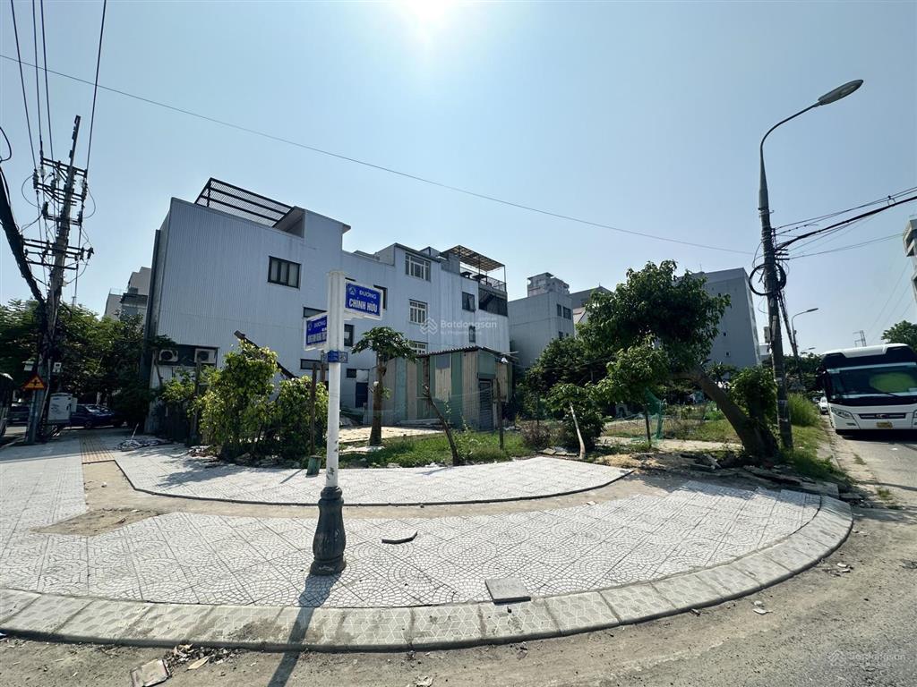 Bán lô góc chính hữu và đông kinh nghĩa thục (dt125,8m) giá 25tỷ.