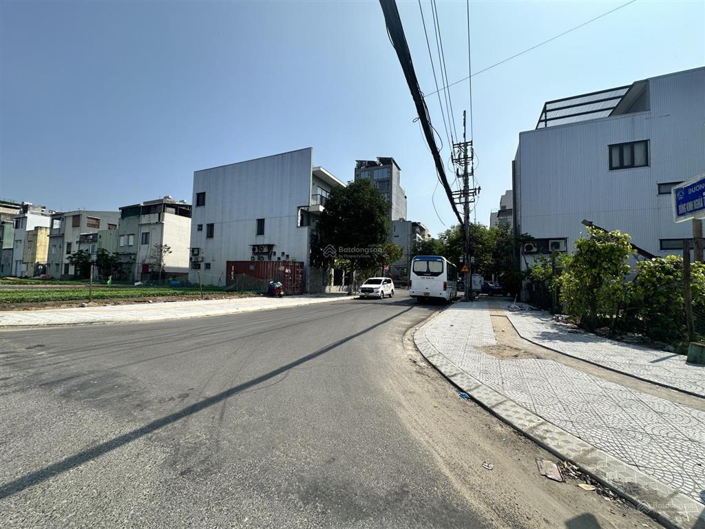 Bán lô góc chính hữu và đông kinh nghĩa thục (dt125,8m) giá 25tỷ.