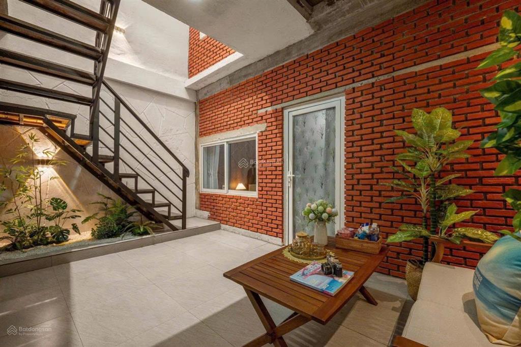 Bán nhà đường tân thái 9 95m ngang 5m gần biển mỹ khê chỉ 11,5 tỷ .