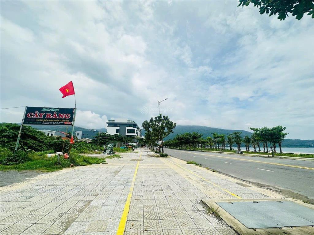 Bán lô góc đường hoàng sa, diện tích 176m ngang 26m giá 20.8 tỷ.