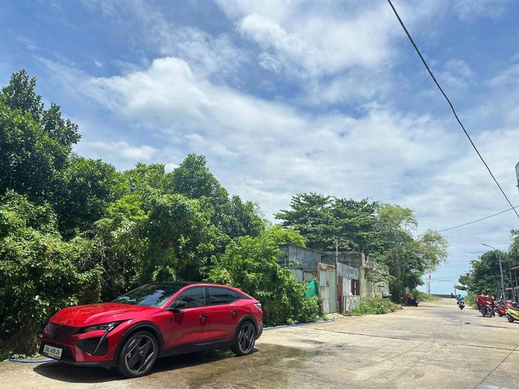 Bán lô góc đường hoàng sa, diện tích 176m ngang 26m giá 20.8 tỷ.