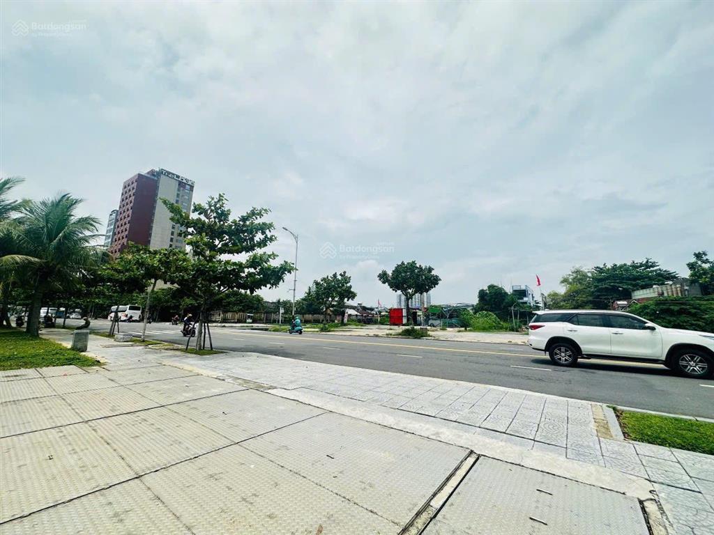 Bán lô góc đường hoàng sa, diện tích 176m ngang 26m giá 20.8 tỷ.