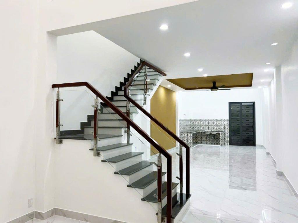Nguyễn Văn Luông Q6 - DTSD 83M2 - 2PN 2WC - Hướng Nam - SHR - 7.X 🧄TL