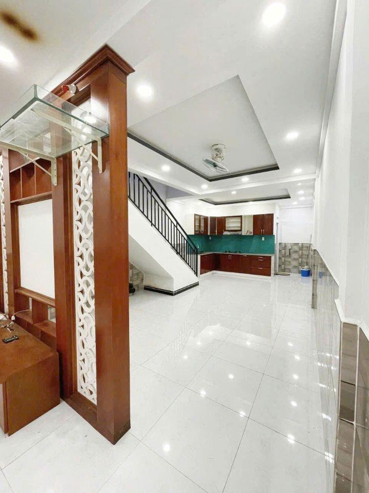Gần MT Hậu Giang Q6 - 72m2 - 3PN 2WC - Hướng Đông Nam - SHR - 9.x 🧄TL