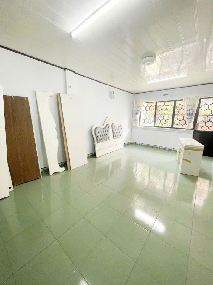 Gần MT Hậu Giang Q6 - 72m2 - 3PN 2WC - Hướng Đông Nam - SHR - 9.x 🧄TL
