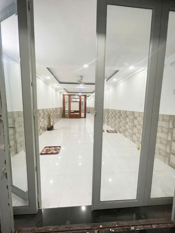 Gần MT Hậu Giang Q6 - 72m2 - 3PN 2WC - Hướng Đông Nam - SHR - 9.x 🧄TL