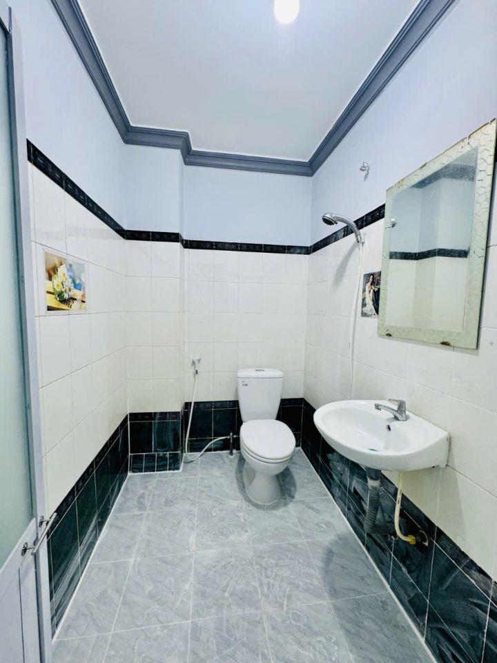 HXT 9M Lạc Long Quân Q11 - 4 tầng BTCT - 4PN 2WC - Hướng Tây Nam - SHR - Nhỉnh 7Đ 