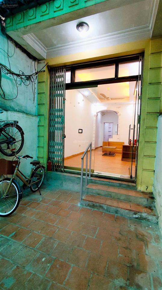 Gia đình chuyển công tác, cần bán nhà hoàng hoa thám. 48m2 3t 4 ngủ, giá hơn 8 tỷ.