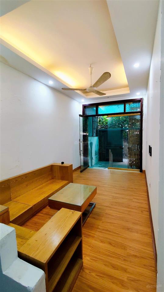 Gia đình chuyển công tác, cần bán nhà hoàng hoa thám. 48m2 3t 4 ngủ, giá hơn 8 tỷ.