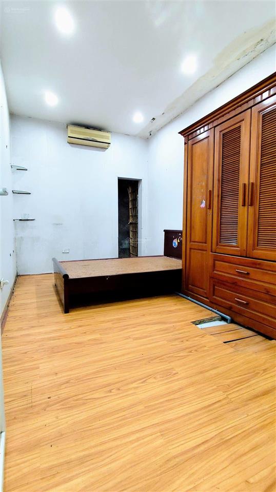 Gia đình chuyển công tác, cần bán nhà hoàng hoa thám. 48m2 3t 4 ngủ, giá hơn 8 tỷ.