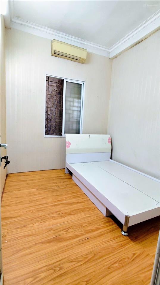 Gia đình chuyển công tác, cần bán nhà hoàng hoa thám. 48m2 3t 4 ngủ, giá hơn 8 tỷ.
