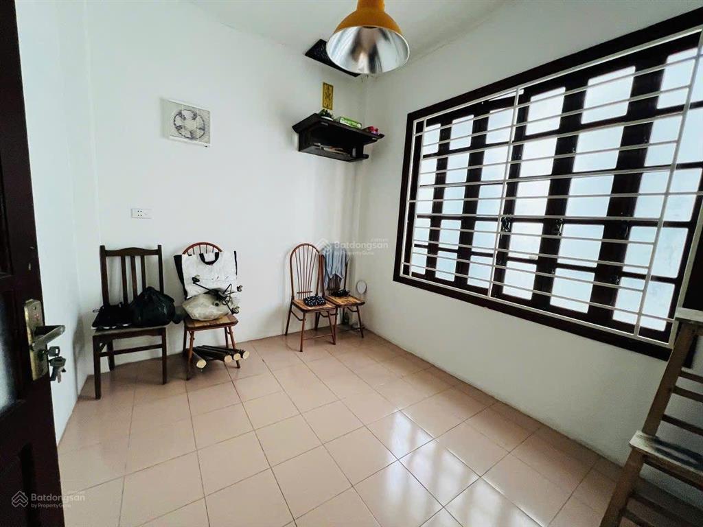 Nhà đội cấn  hơn 7 tỷ. 35m2 3t 3 ngủ, ngõ đẹp, gần ô tô!