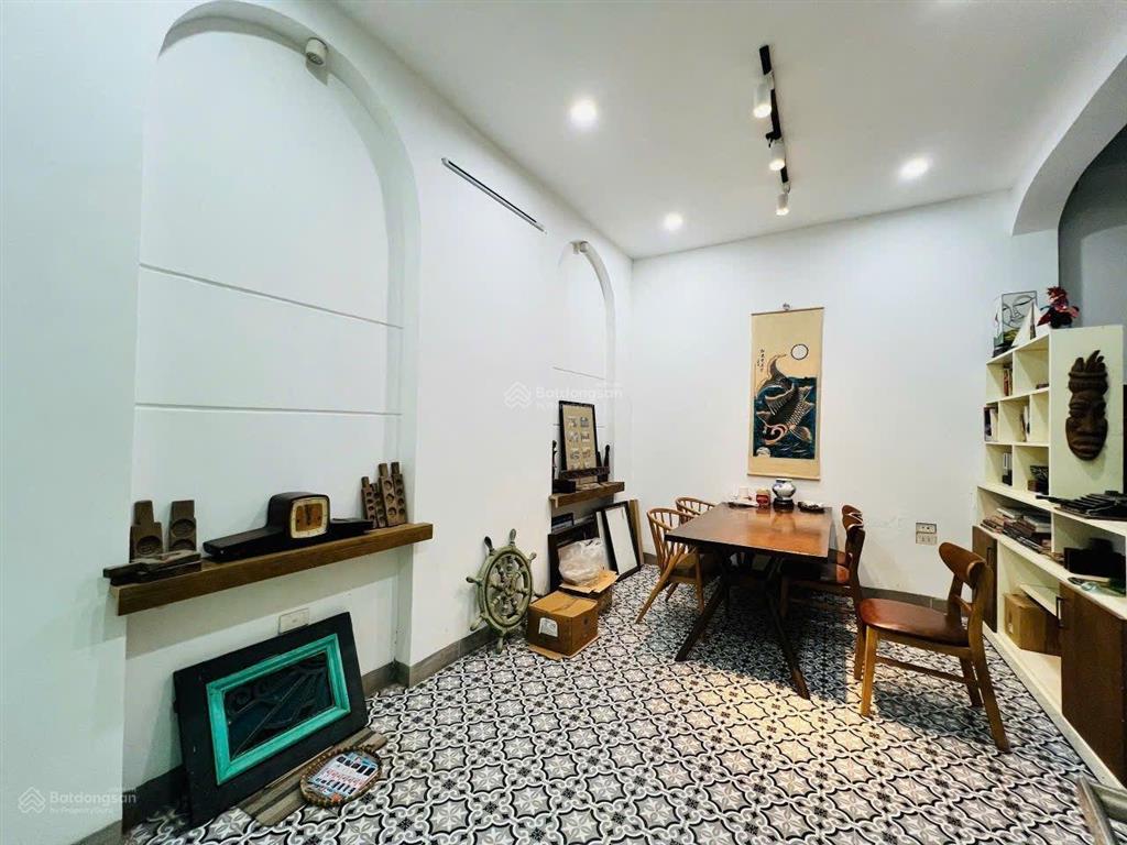 Nhà đội cấn  hơn 7 tỷ. 35m2 3t 3 ngủ, ngõ đẹp, gần ô tô!
