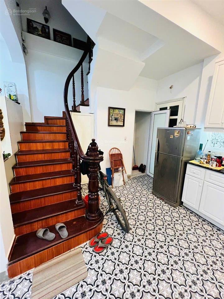 Nhà đội cấn  hơn 7 tỷ. 35m2 3t 3 ngủ, ngõ đẹp, gần ô tô!