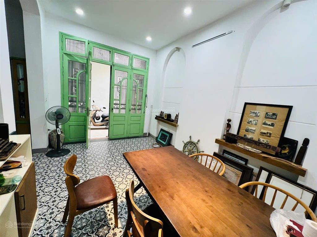 Nhà đội cấn  hơn 7 tỷ. 35m2 3t 3 ngủ, ngõ đẹp, gần ô tô!