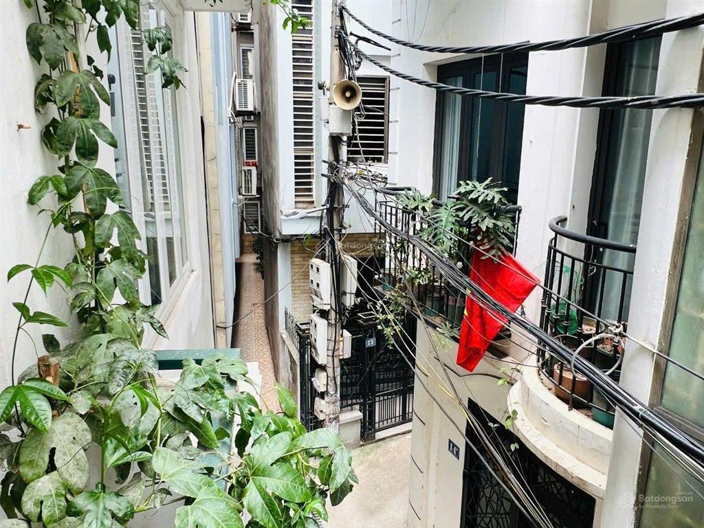 Nhà đội cấn  hơn 7 tỷ. 35m2 3t 3 ngủ, ngõ đẹp, gần ô tô!